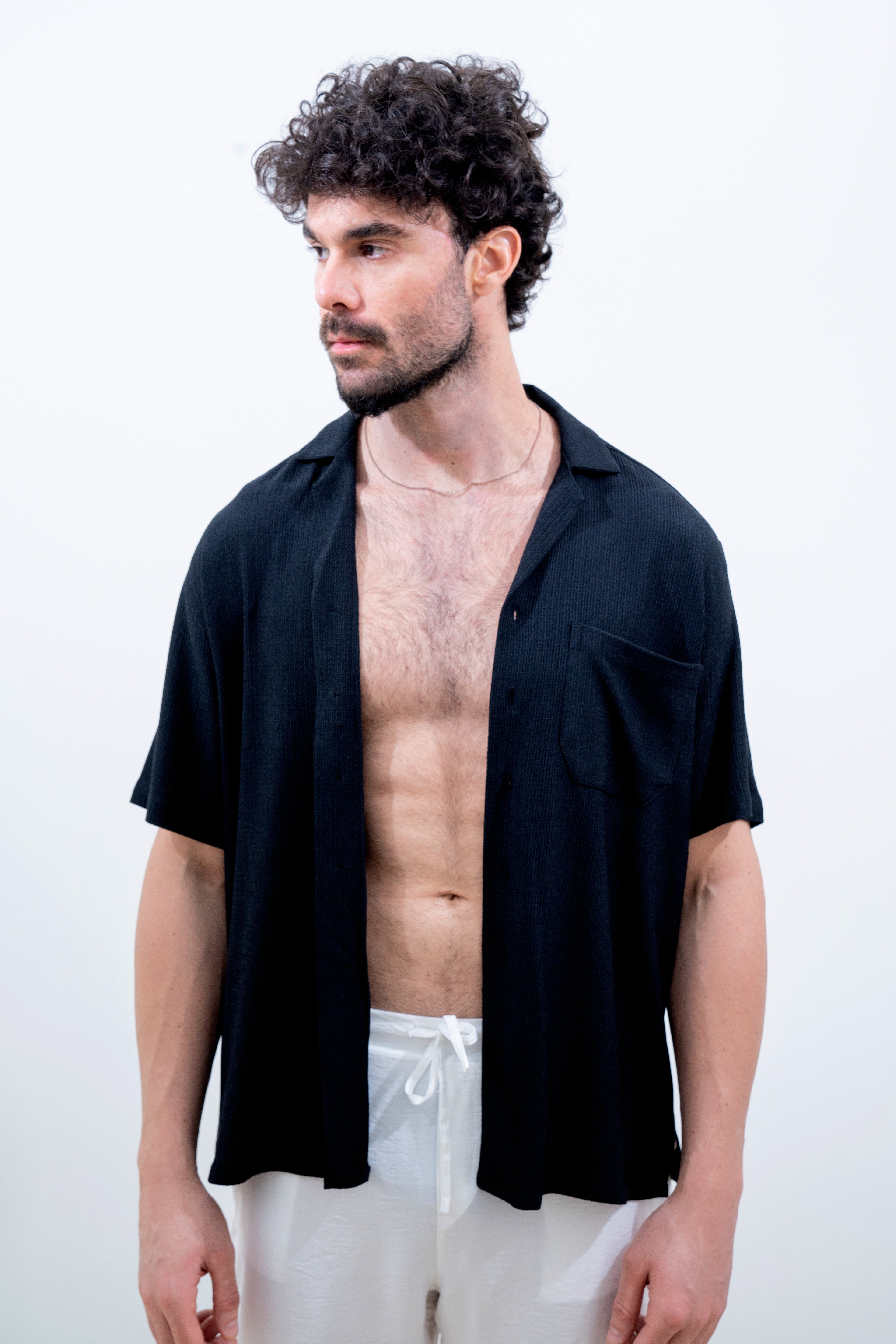 Black Linen Short-Sleeve