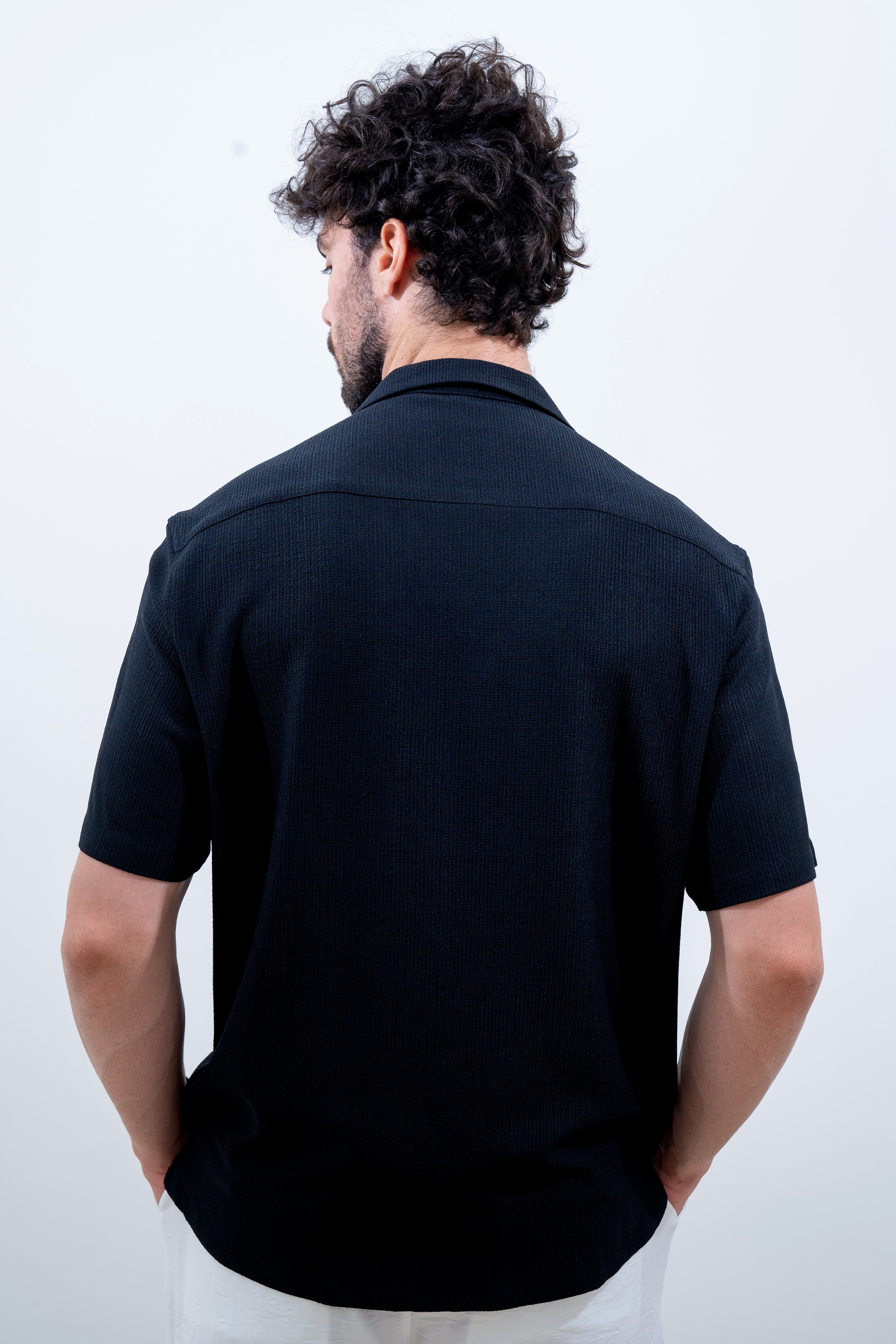 Black Linen Short-Sleeve